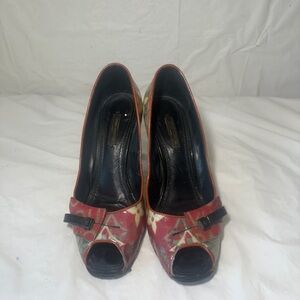 Vintage Peunrws Denim Monogram Louis Vuitton Peep Toe Heels Pumps